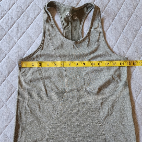 ⭐4/$20 Zyia Seamless Tank Top Small - Picture 7 of 8